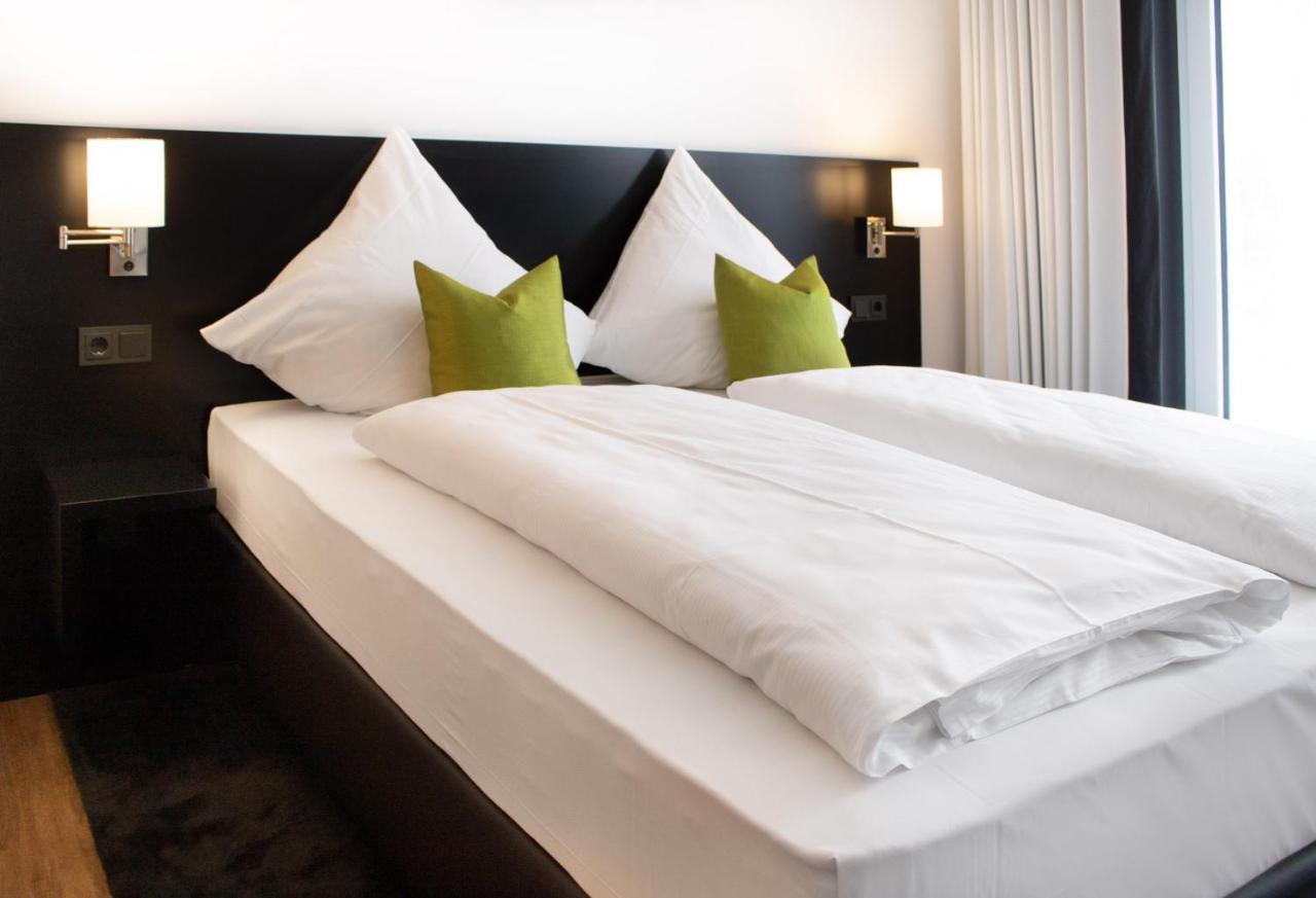 Pfu Hotel By Wmm Hotels Пфунгщад Екстериор снимка